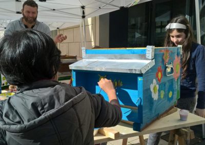 Didattica e apicoltura per ragazzi e giochi per bambini (dipingi la tua arnia) per conoscere le api e il miele