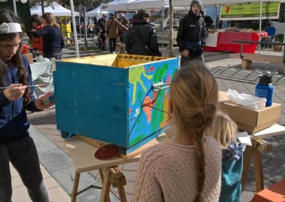 Didattica e apicoltura per ragazzi e giochi per bambini (dipingi la tua arnia) per conoscere le api e il miele